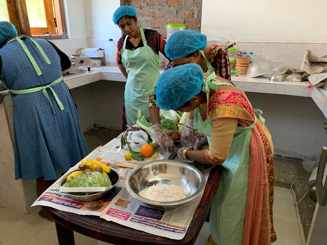 Tamil Students learn to cook
