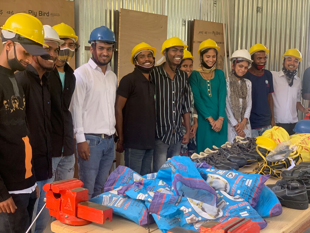 Vocational Training in Daramsala: first class of electricians started